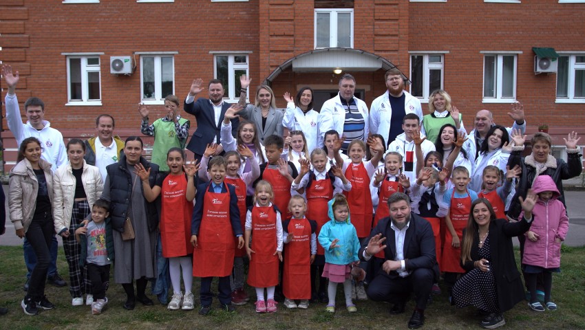 Сотрудники бизнес-центра «Нагатинский» посетили социальный центр «Рождественский» в Калужской области